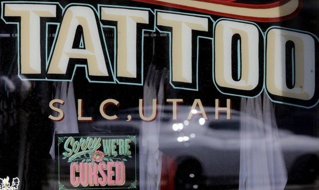 Κορονοϊός Σουηδία: Το «πρόσωπο» της πανδημίας, ο επιδημιολόγος Άντερς Τεγκνέλ, έγινε... τατουάζ