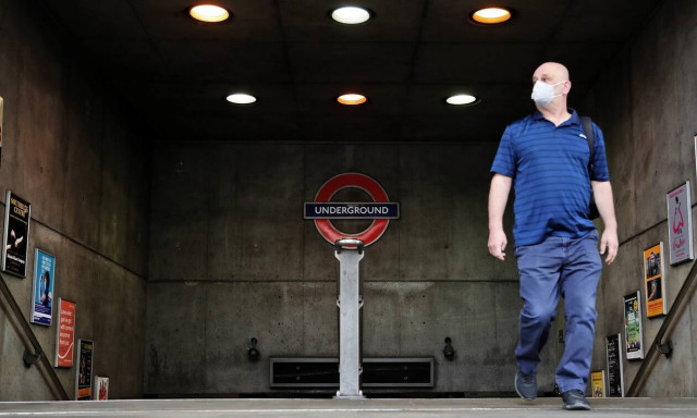Κορονοϊός - Τραγικές οι προβλέψεις για τη Μεγάλη Βρετανία: Βαδίζει στα χνάρια της Ιταλίας