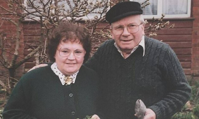 Κορονοϊός: Συγκλονιστική ιστορία - 90χρονος έβγαλε την μάσκα οξυγόνου όταν πέθανε η σύζυγός του