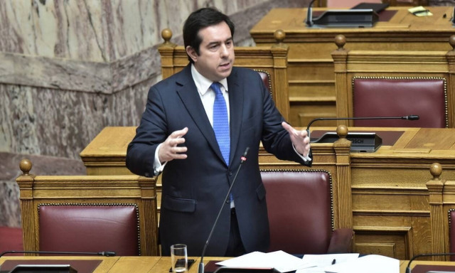 Μηταράκης: Πόσοι μετανάστες μεταφέρθηκαν από τα νησιά το α' τρίμηνο του 2020