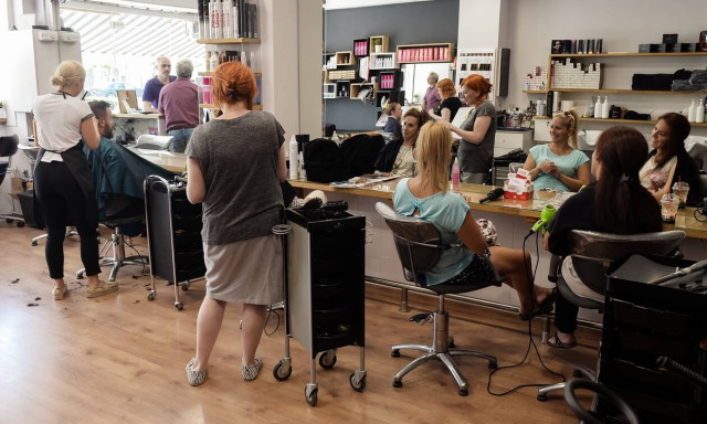 Κορονοϊός: Πώς θα λειτουργούν τα κομμωτήρια - Οι νέες οδηγίες προφύλαξης