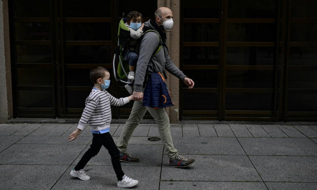 Κορονοϊός - Ισπανία: 325 νέοι θάνατοι και 2.144 νέα κρούσματα