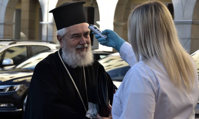 Εκκλησίες: Πώς θα επανέλθουν στην κανονικότητα - «Αδιαπραγμάτευτη η Θεία Κοινωνία»