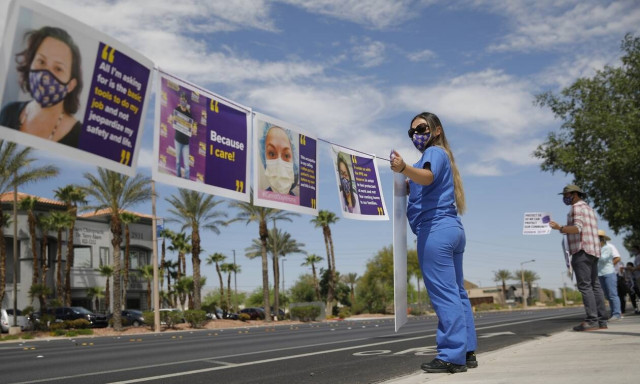 Ο παγκόσμιος εφιάλτης του κορονοϊού: Πάνω από 230.000 νεκροί – Ξεπέρασαν τα 3,2 εκατ. τα κρούσματα