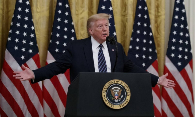 Κορονοϊός: Ο Τραμπ απειλεί να επιβάλλει νέους τιμωρητικούς δασμούς στην Κίνα εξαιτίας της πανδημίας