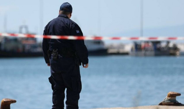 Νέα Μηχανιώνα: Δείτε τι βρήκε ψαράς στο βυθό (pics)