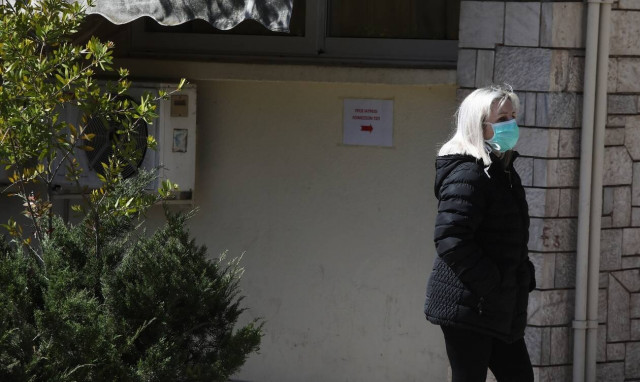 Μάσκα: Είναι υποχρεωτική και στο δρόμο;