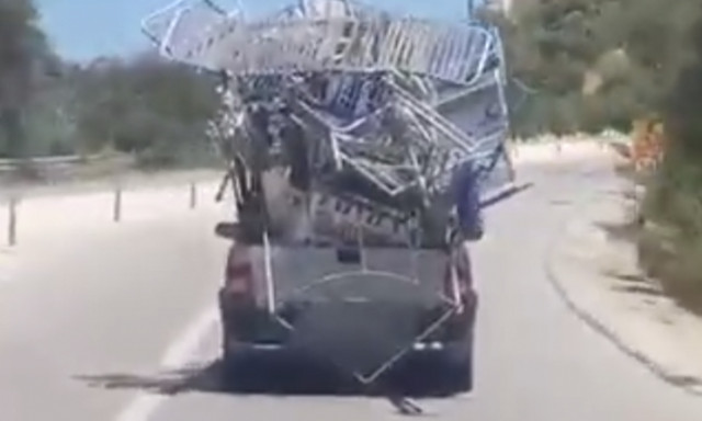 Εγκληματίας οδηγός παραλίγο να σκοτώσει κόσμο στην Κρήτη! (vid)