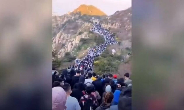 Κίνα: Σοκαριστικές εικόνες - 30.000 άνθρωποι στριμώχτηκαν σε αξιοθέατο!