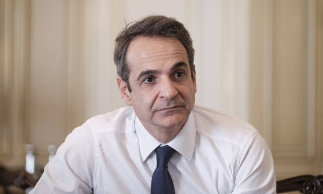 PM Mitsotakis: We keep safety distance, use face masks and clean our hands
