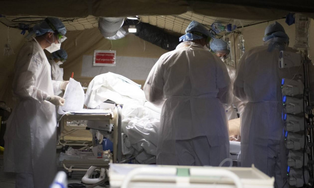 Κορονοϊός: Ελπιδοφόρα αποτελέσματα για εμβόλιο - Τι λέει Έλληνας καθηγητής της Οξφόρδης