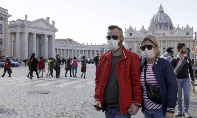 Κορονοϊός Ιταλία: Επιστροφή στην κανονικότητα! Ναι στις συναντήσεις όταν υπάρχει «μόνιμη σχέση»