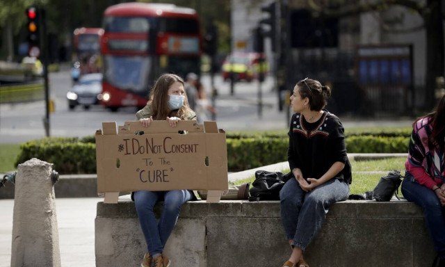 Κορονοϊός Βρετανία: 327 νέοι θάνατοι στα νοσοκομεία κατά το τελευταίο 24ωρο