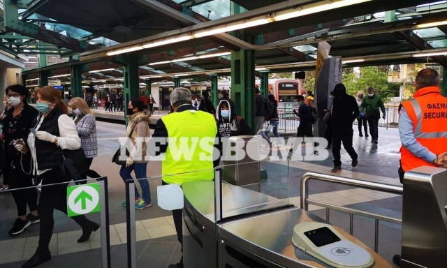 Άρση μέτρων: Αυτοψία Newsbomb.gr στα Μέσα Μεταφοράς - Όλοι με μάσκα, γάντια και σε απόσταση