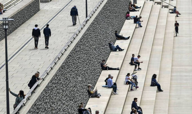 Netflix: Ετοιμάζει σειρά με τίτλο «Social Distance» - Θα γυριστεί από τα σπίτια των συντελεστών