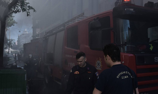 Μεγάλη φωτιά ΤΩΡΑ στην Πατησίων