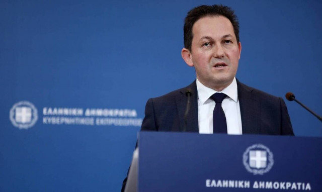 Πέτσας: Τα άδεια έδρανα του ΣΥΡΙΖΑ είναι η φωτογραφία της απουσίας πολιτικής