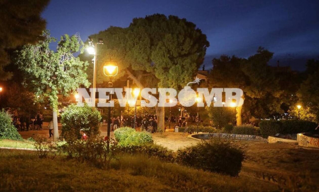 Αγία Παρασκευή: Αποχώρησαν οι περισσότεροι νεαροί από την πλατεία του Αγίου Ιωάννου