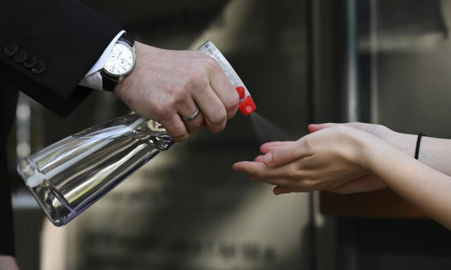 Άνοιγμα σχολείων: Ο ΕΟΔΥ «οχυρώνει» τους μαθητές - Όλες οι οδηγίες για την επιστροφή τους στα θρανία