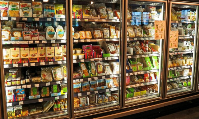 Κορονοϊός: Μεταδίδεται τελικά μέσω των τροφίμων; Τι απαντούν οι επιστήμονες