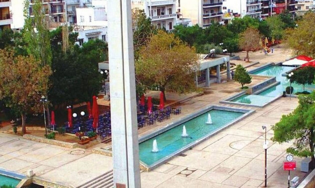 Δήμαρχος Νέας Σμύρνης: H πλατεία θα κλείσει αν δεν τηρηθούν τα μέτρα (vid)