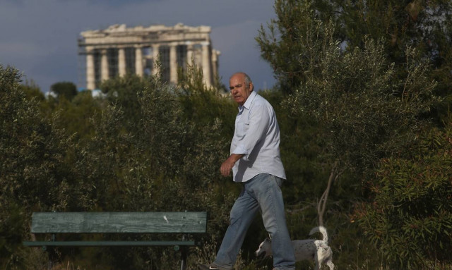 Κορονοϊός: Ο Guardian «υποκλίνεται» στην Ελλάδα - Εγκώμια για Μητσοτάκη