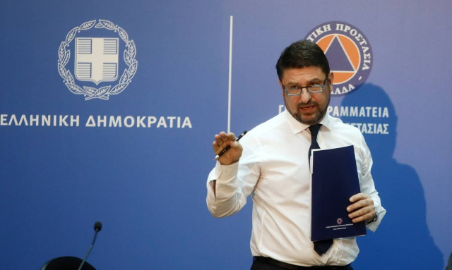 Η αγανάκτηση Χαρδαλιά για τις πλατείες και οι ανακοινώσεις για μετακινήσεις σχολεία και κλιματιστικά