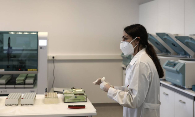 Health ministry reports 19 new cases and one Covid-related death in Greece on Saturday