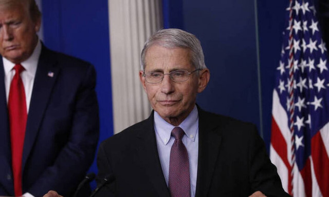 Κορονοϊός: Σε καραντίνα ο «Τσιόδρας των ΗΠΑ»