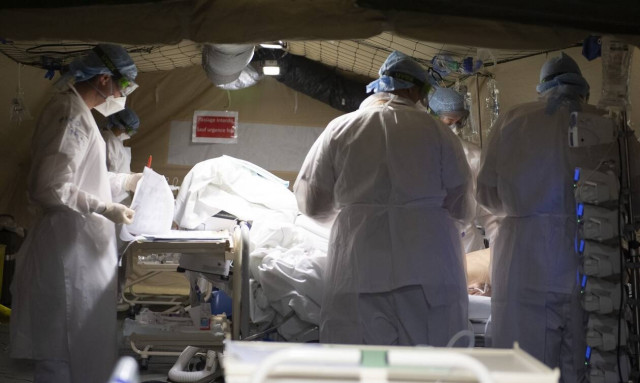 Συγκλονίζουν οι αριθμοί! Πάνω από 280.000 οι νεκροί παγκοσμίως - Ξεπέρασαν τα 4 εκατ. τα κρούσματα