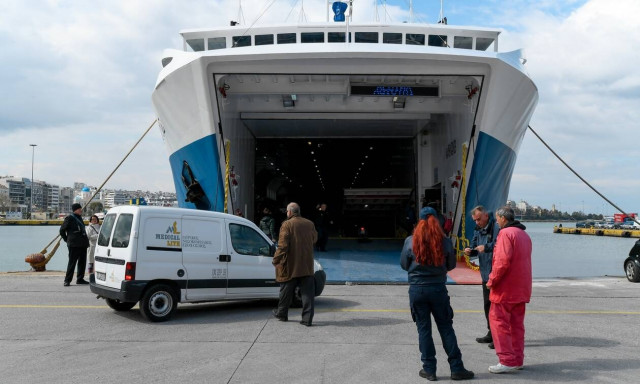 Άρση μέτρων: Ποιοι μπορούν να ταξιδέψουν από σήμερα στα νησιά-Η διαδικασία και τα δικαιολογητικά