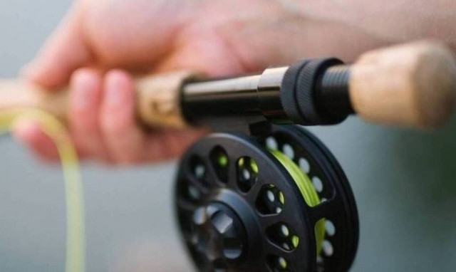 Κέρκυρα: «Πάγωσαν» όταν σήκωσαν το καλάμι - Δείτε τι έπιασαν