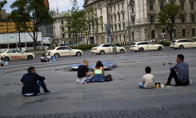 Κορονοϊός - Γερμανία: Υπέρβαση του ορίου των νέων κρουσμάτων σε πολλές περιοχές 