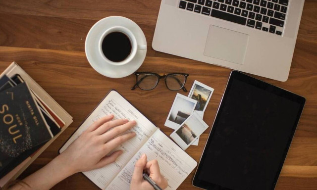 ΚΕΠΕ: Το 32,8% των εργαζομένων στην Ελλάδα θα μπορούσε να εργαστεί από το σπίτι	