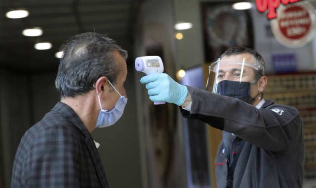 Κορονοϊός - Τουρκία: Ο Ερντογάν επιβάλλει 4ήμερη καραντίνα από το Σάββατο	