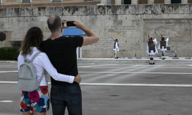 Κορονοϊός - Τσιόδρας: Οι τρεις κανόνες για να λειτουργήσει ο τουρισμός
