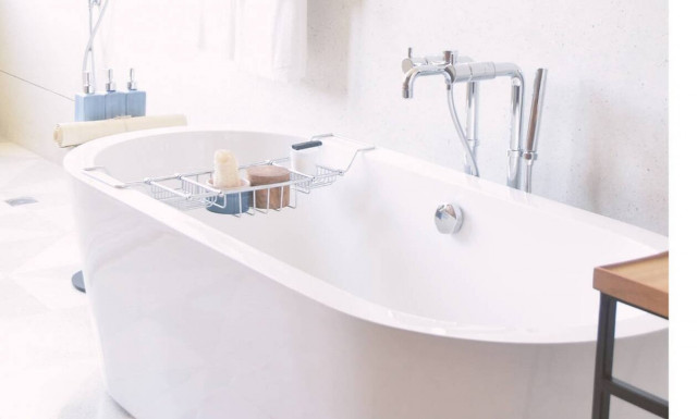 Τρόμος στη Λάρισα: Δείτε τι βρήκε μέσα στην μπανιέρα του