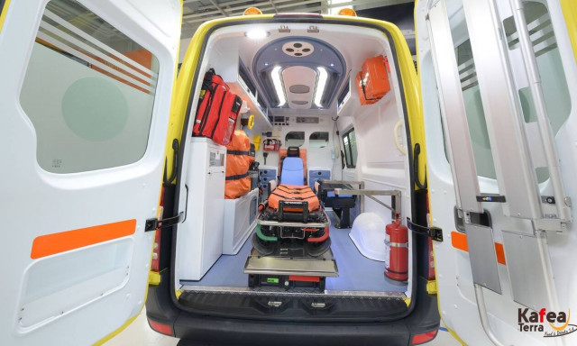 Δωρεά ζωής: Η Kafea Terra προσφέρει ένα καινούριο, πλήρως εξοπλισμένο ασθενοφόρο στο ΕΚΑΒ 