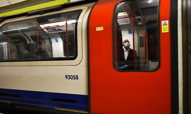 Κορονοϊός Βρετανία: 627 θάνατοι σε ένα 24ωρο - Οδηγίες για ασφαλή επιστροφή στην εργασία