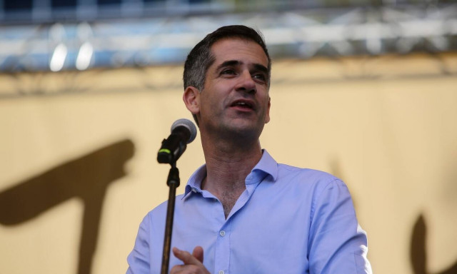 Βίντεο: O Kώστας Μπακογιάννης μας ξεναγεί στον «Μεγάλο Περίπατο της Αθήνας»