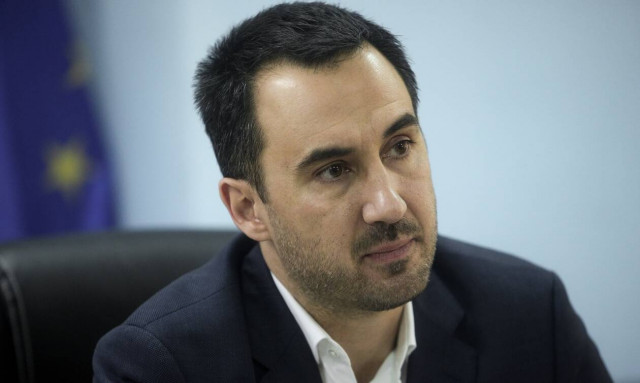 Χαρίτσης: Η κυβέρνηση εγκαταλείπει τη μεσαία τάξη, τις επιχειρήσεις και τους αυτοαπασχολούμενους