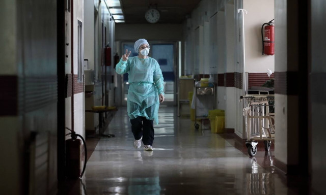 Κορονοϊός στην Ελλάδα: Η καμπύλη των κρουσμάτων και θανάτων μέχρι την Τετάρτη (13/5)