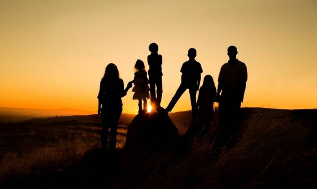 Οι αξίες και οι αρχές της ελληνικής οικογένειας στηρίζουν την ελληνική κοινωνία