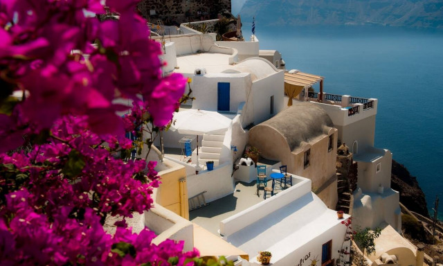 Χρησμοί και γενικολογίες της Κομισιόν για τουρισμό και μετακινήσεις εντός Ε.Ε 