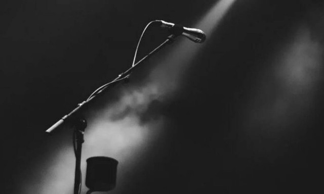 Συγκινεί γνωστός τραγουδιστής: Η αποκάλυψη για το πρόβλημα υγείας του