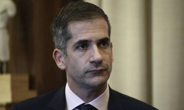 «Τράβα στην Ομόνοια»: Ο Μπακογιάννης νοσταλγεί τον πατέρα του εν αναμονή του ανοίγματος της πλατείας