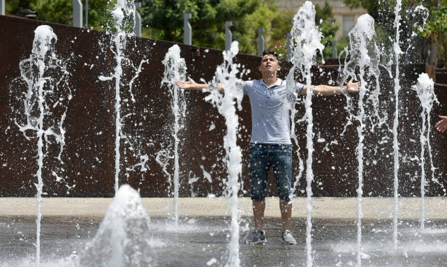 Καιρός: «Kαμίνι» η Ελλάδα - Έρχεται καύσωνας - ρεκόρ 150 ετών - Πού θα «χτυπήσει» (ΧΑΡΤΕΣ)