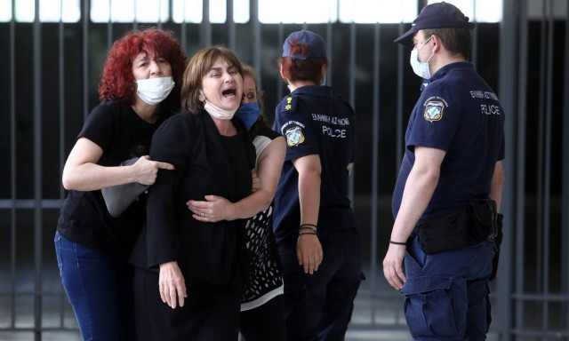 Ξέσπασε η μητέρα της Τοπαλούδη: «Ποιο ελαφρυντικό; Το κοπρόσκυλο βίασε και σκότωσε το παιδί μου»