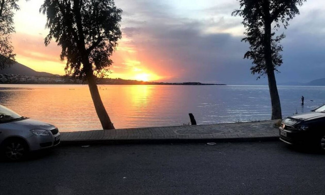 Πάθαμε πλάκα! Δες τι παραλία υπάρχει στην Εύβοια