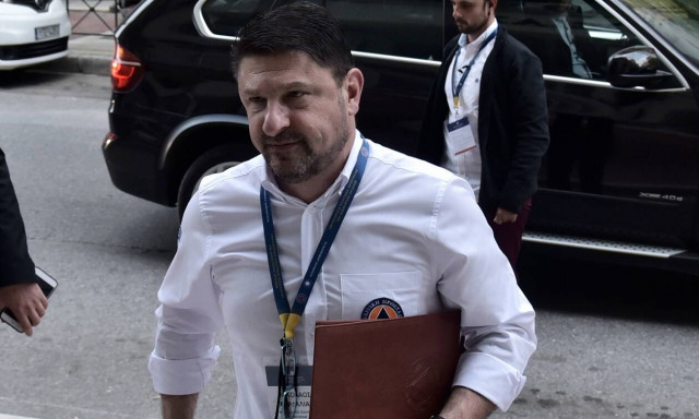 Δήμος Σαρωνικού: Ζητά άμεση παρέμβαση Χαρδαλιά για αποτροπή εξάπλωσης κορονοϊού σε παραλία